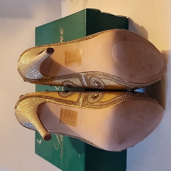 Lauren Lorraine "Elenor" nude size 8. New.  Looks more gold to me! - Picture 6 of 16